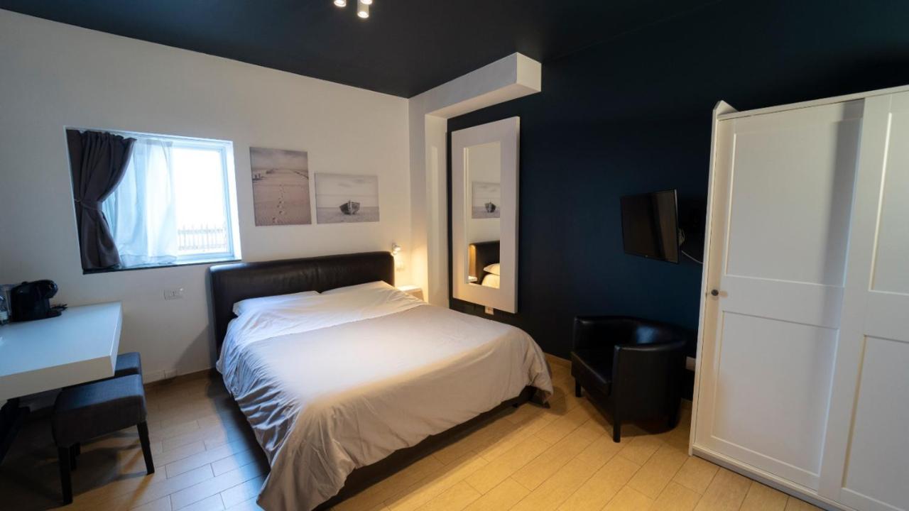 La Palma Del Sol Bed & Breakfast Barletta Bagian luar foto