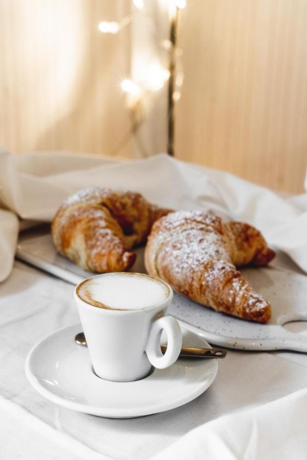 La Palma Del Sol Bed & Breakfast Barletta Bagian luar foto