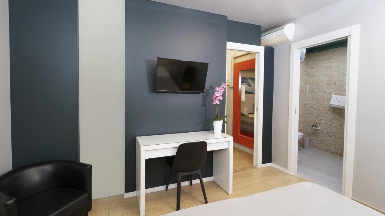 La Palma Del Sol Bed & Breakfast Barletta Bagian luar foto